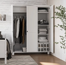 Шкаф 30 Вествик трёхдверный массив белый Икеа (IKEA)